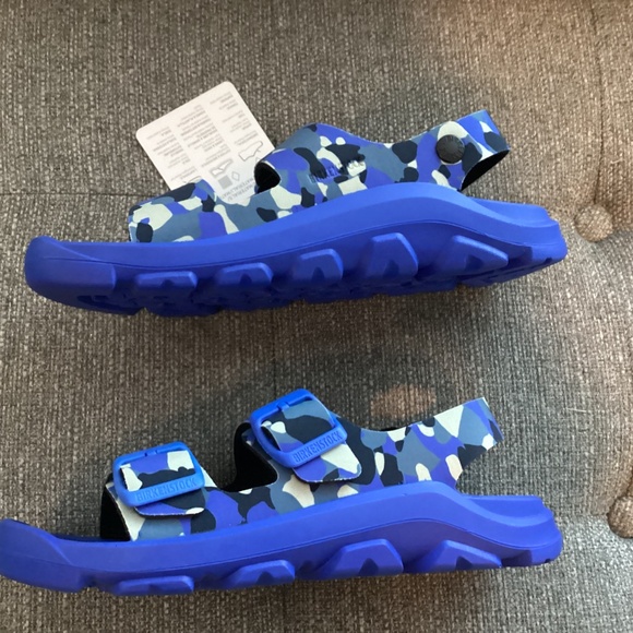 Birkenstock Kid's Mogami Birko-Flor Sandal in CMO Blue, size EU 34 - Picture 7 of 10